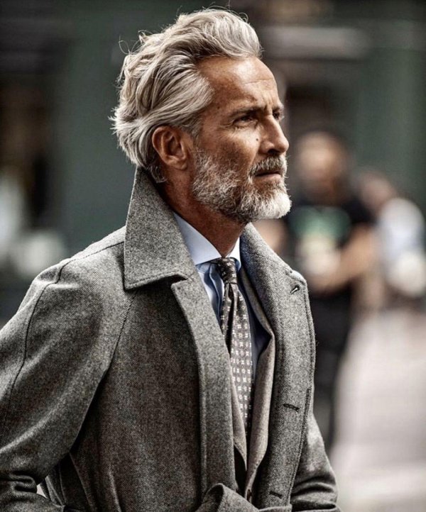 седые волосы мужчины