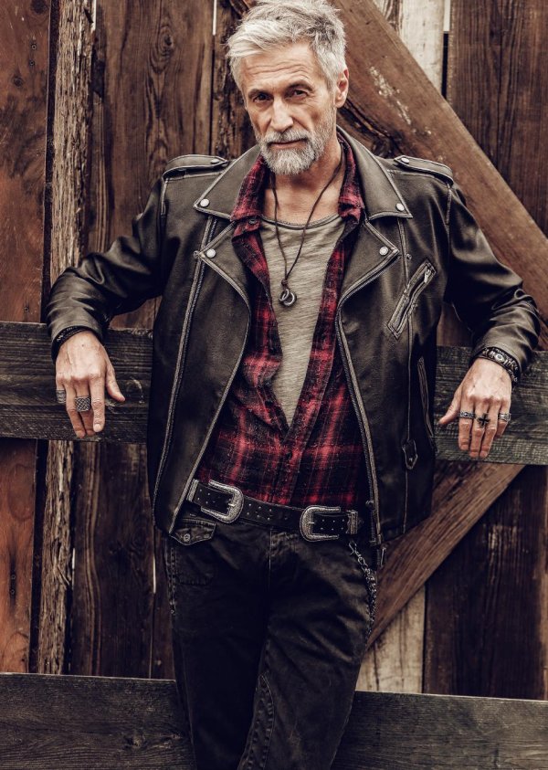 брутальный старик