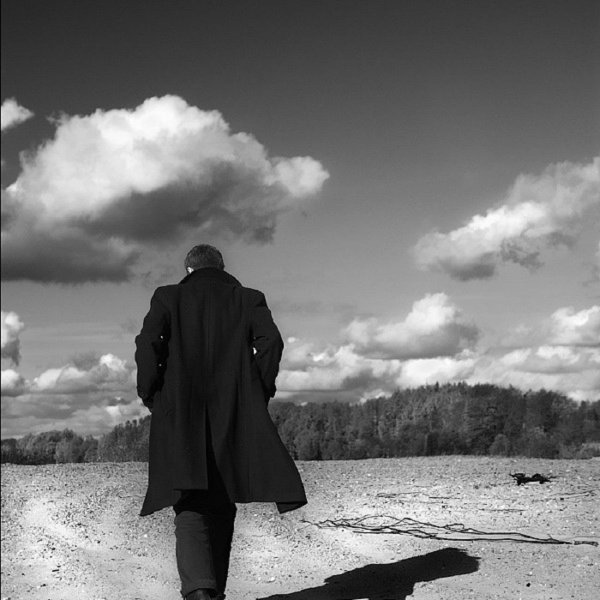 уходит в даль