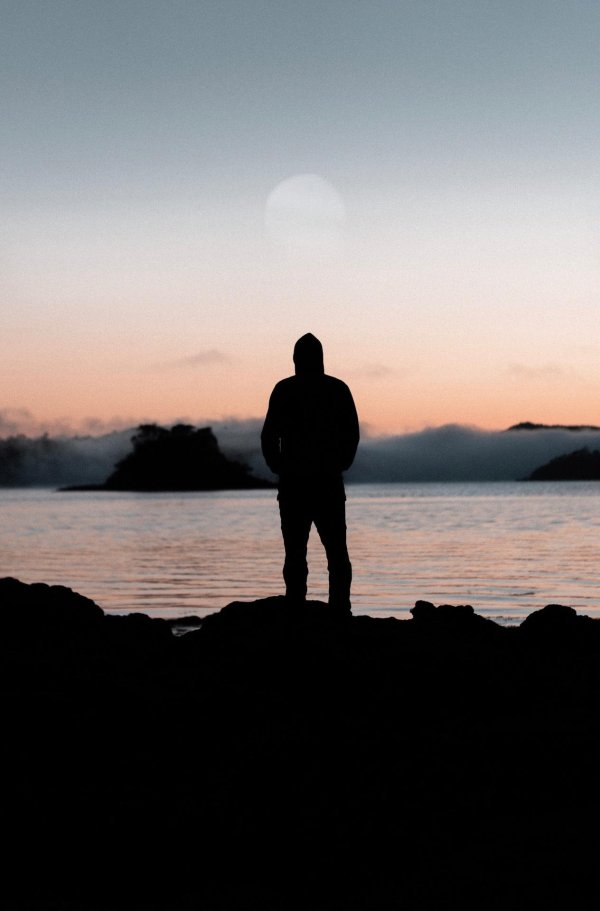 мужчина со спины