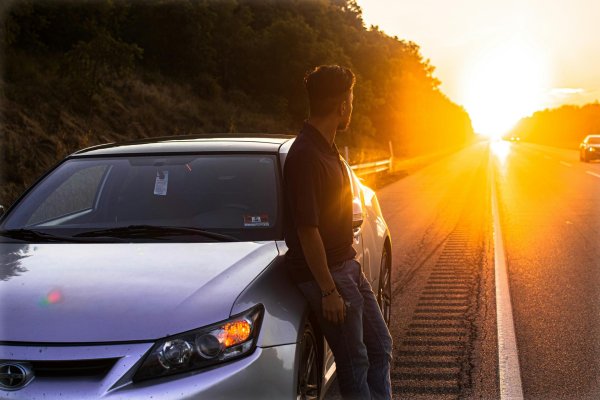 машина на закате