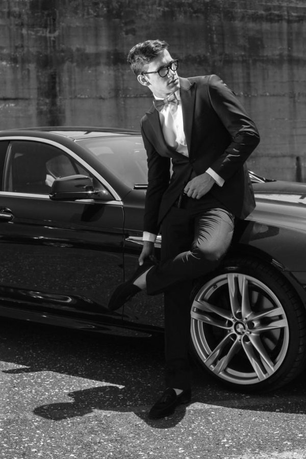 джентльмен в машине