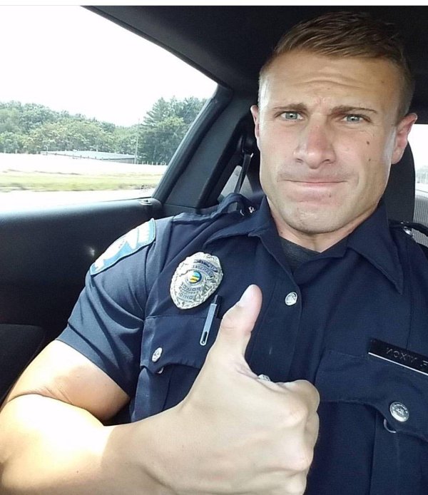 самый красивый полицейский