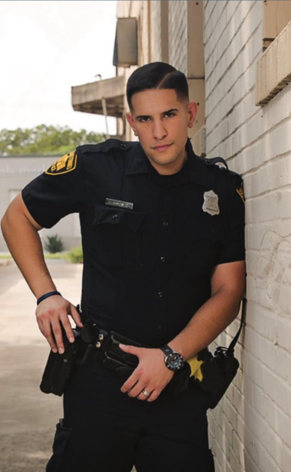 энтони карелли полицейский