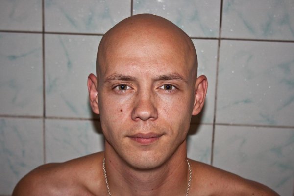 человек лысый