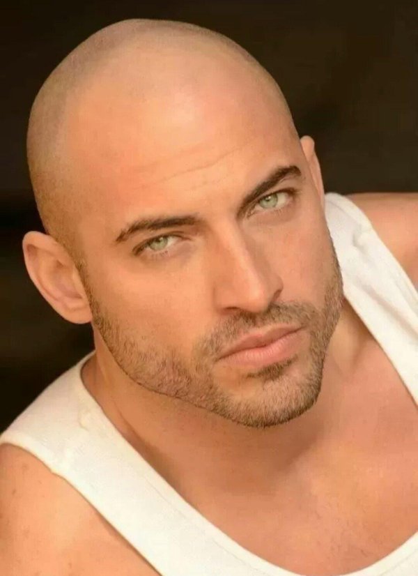 лысые парни