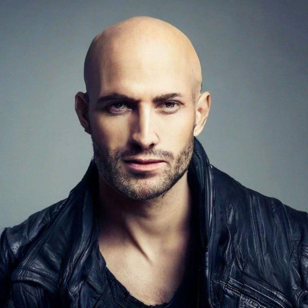 лысые парни