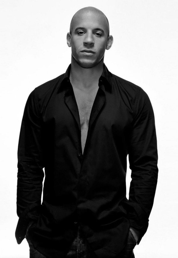 доминик торетто на белом фоне