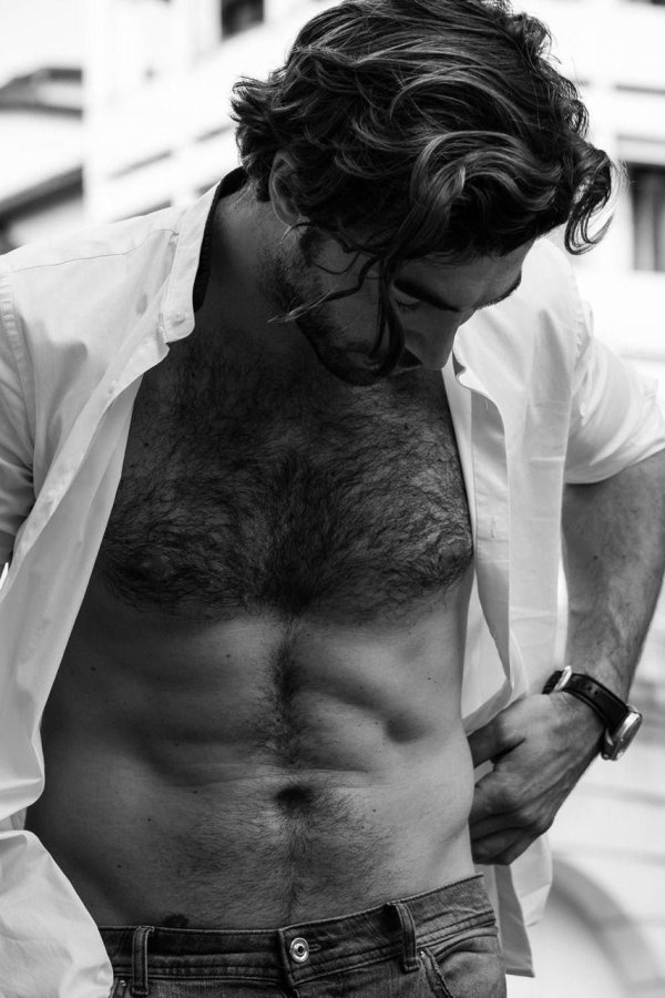 грудь волосы мужское