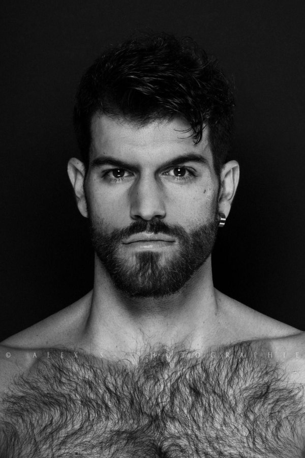 мужчина брутальный