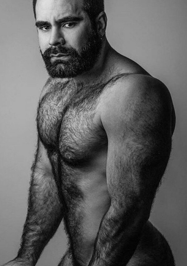 голые бородатые мужчины