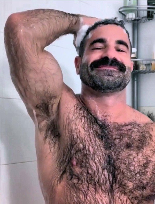 небритые мужские подмышки