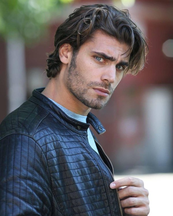 марио эрмито