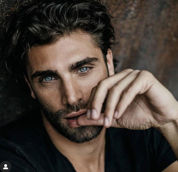 марио эрмито