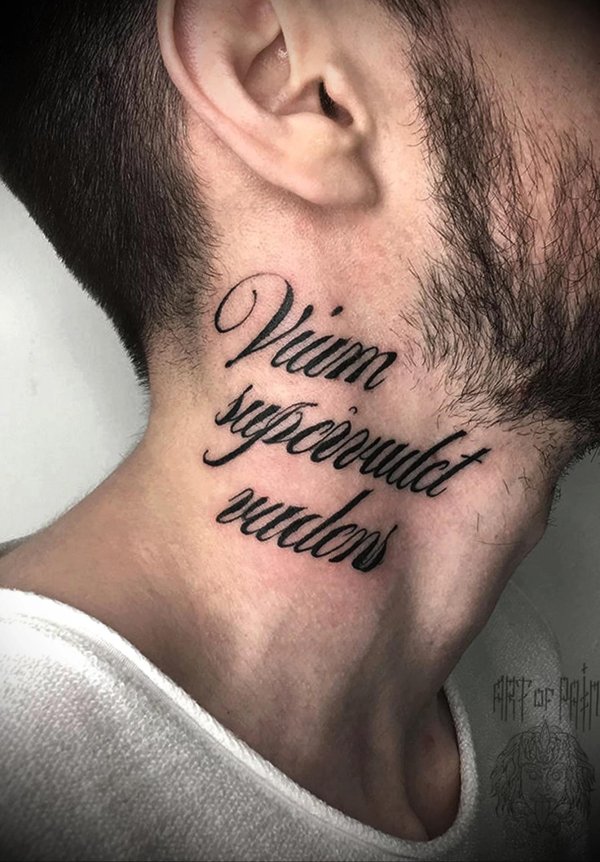 тату на шее