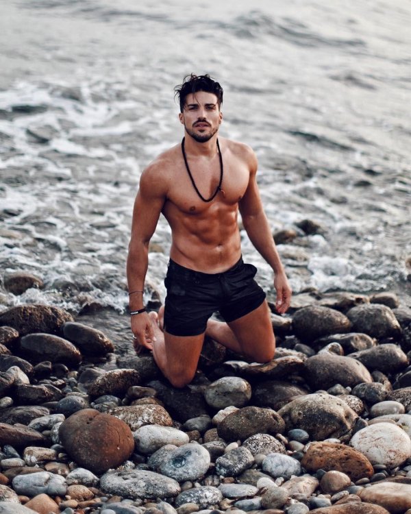 мужской пляжный образ