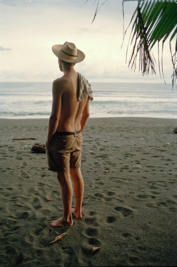 море пляж парень