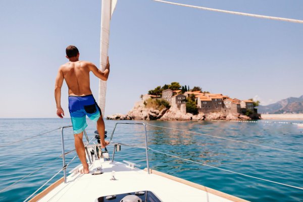 парусная яхта