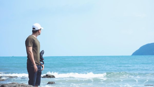 люди на море