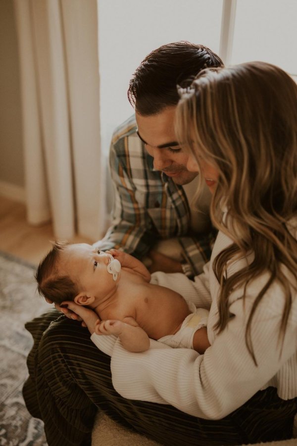 семья новорожденный