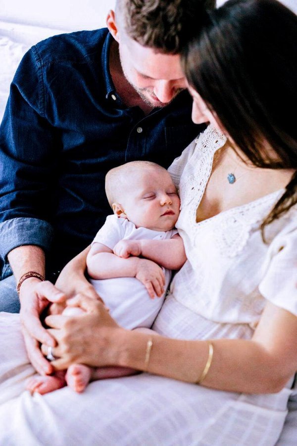 семья с младенцем