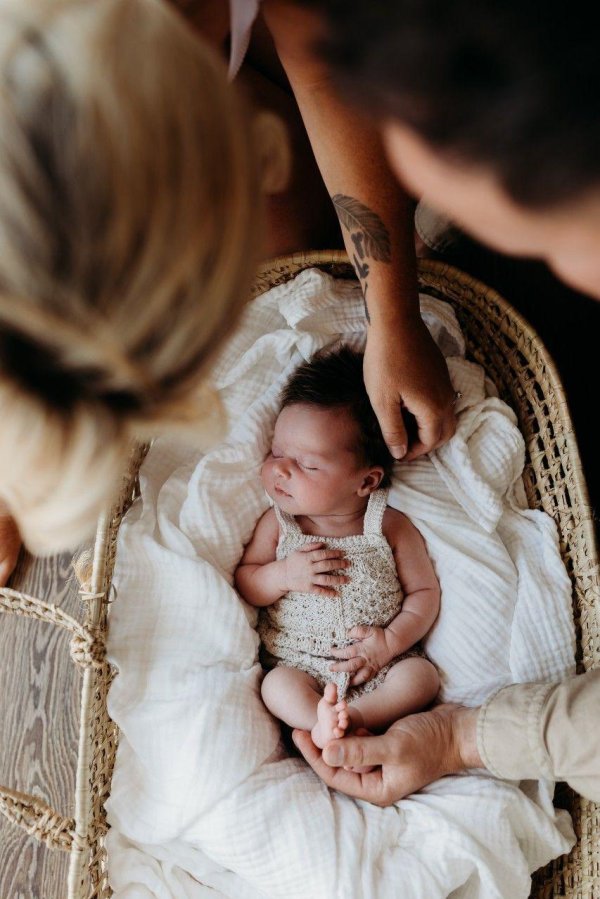 младенец новорожденный