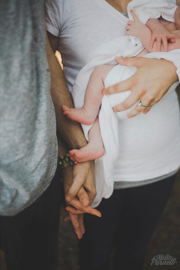 малыш на руках