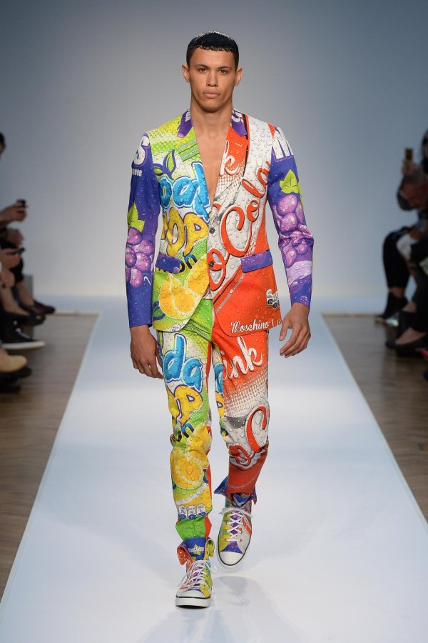 москино ss 19