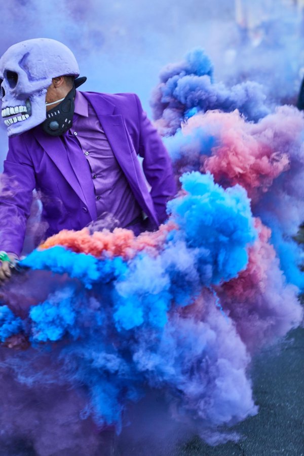 разноцветный дым