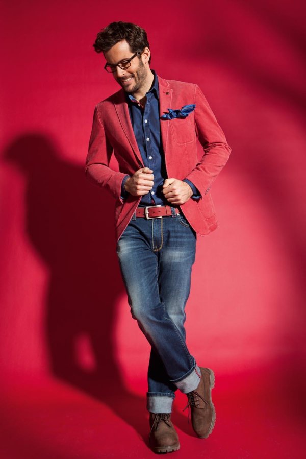 пиджак с джинсами