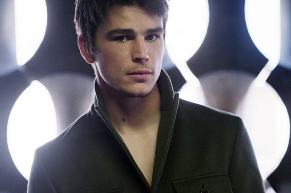 джоша хартнетт