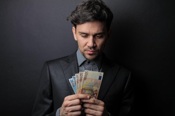 портреты на деньгах