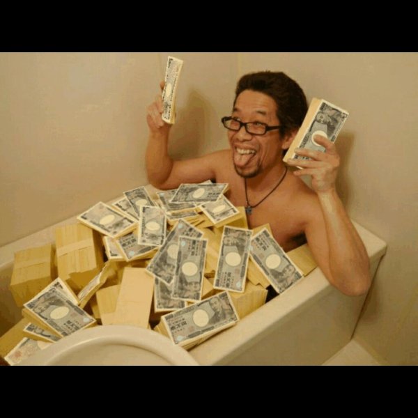 человек купается в деньгах