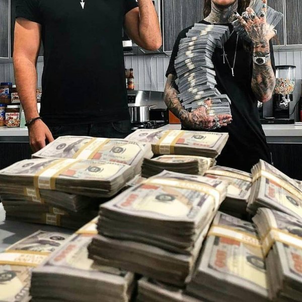 миллиардер с деньгами