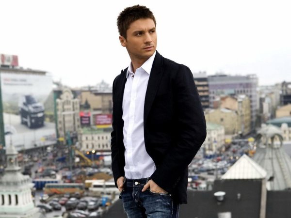 сергей лазарев