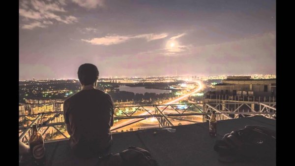 люди на крыше