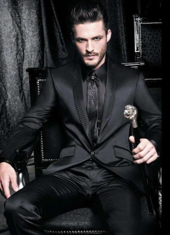 красивые парни в костюмах