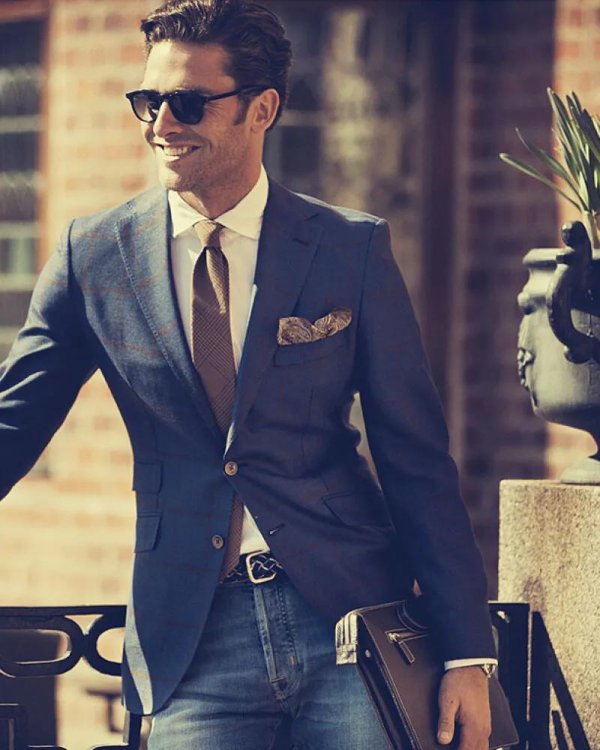 мужчина в пиджаке