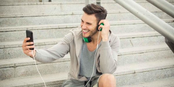 слушаем музыку