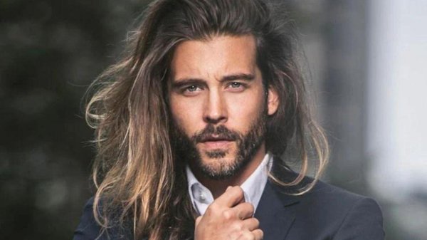 мужские длинные волосы