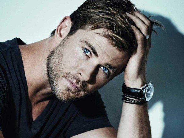 прическа криса хемсворта