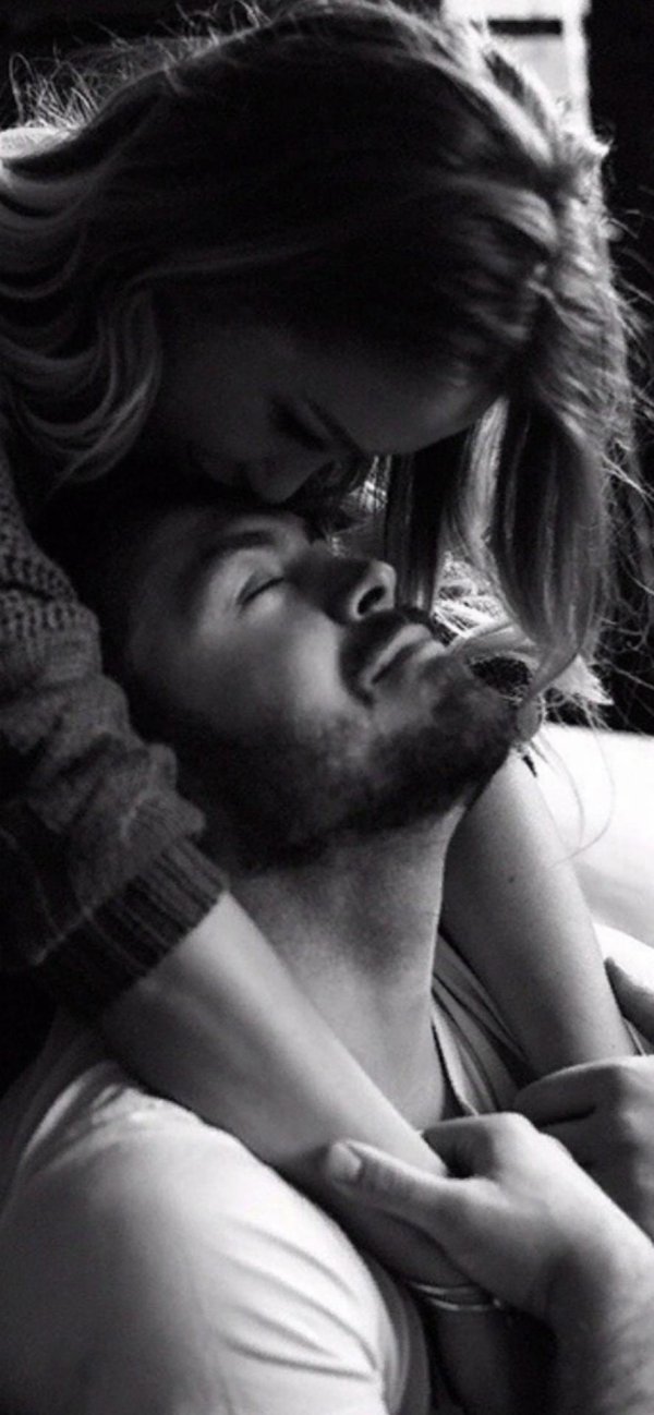 нежное объятие