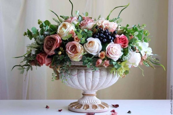 бидермейер композиция цветочная