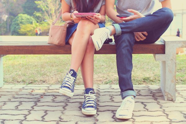 девушки парни