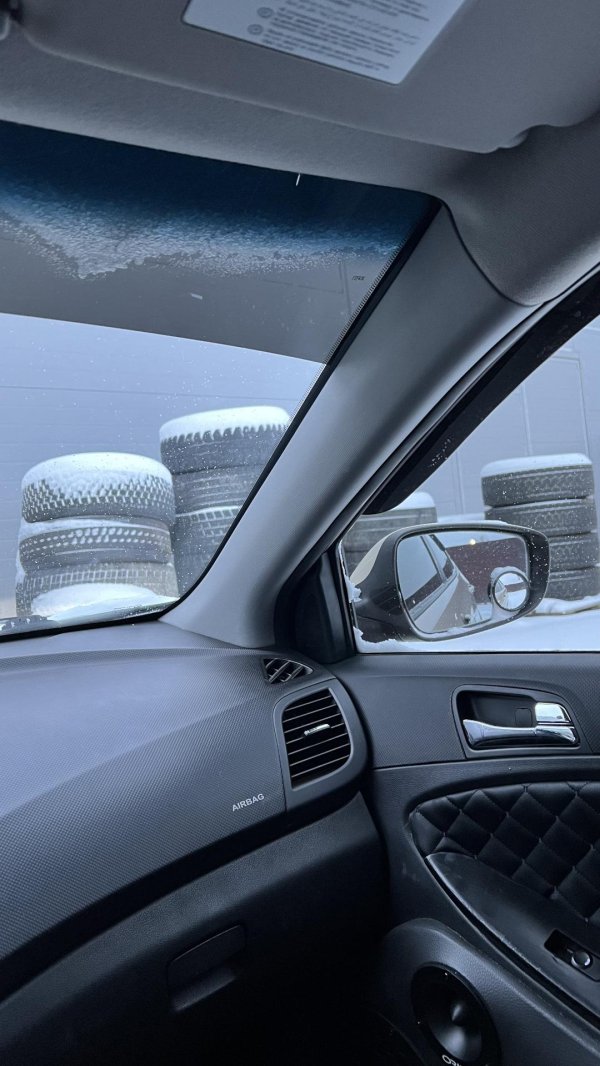 черный салон хюндай солярис