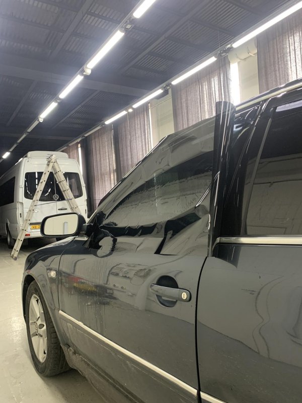 тонированная машина