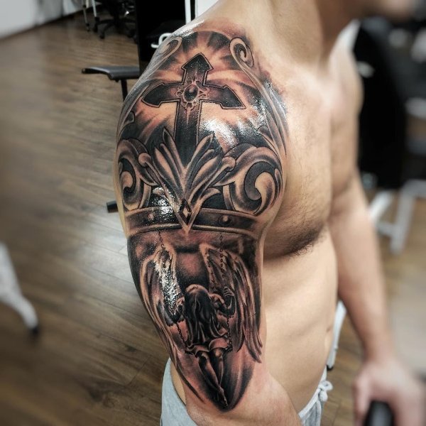 тату на плечë