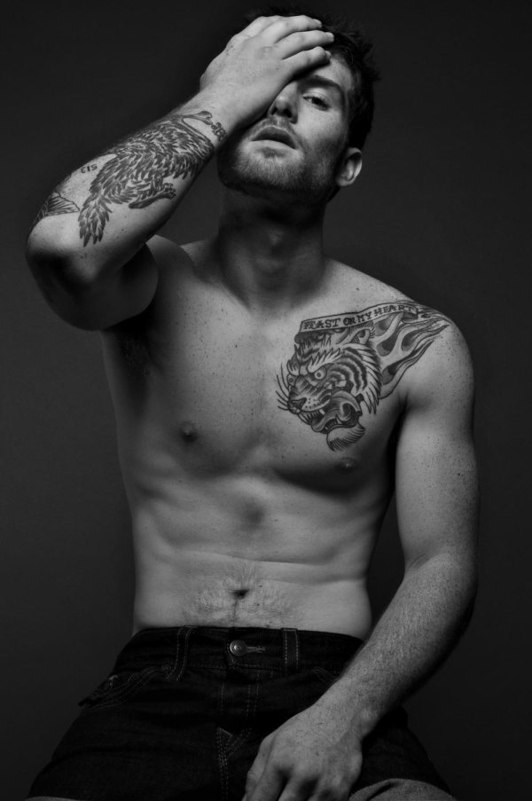 мужчина брутальный