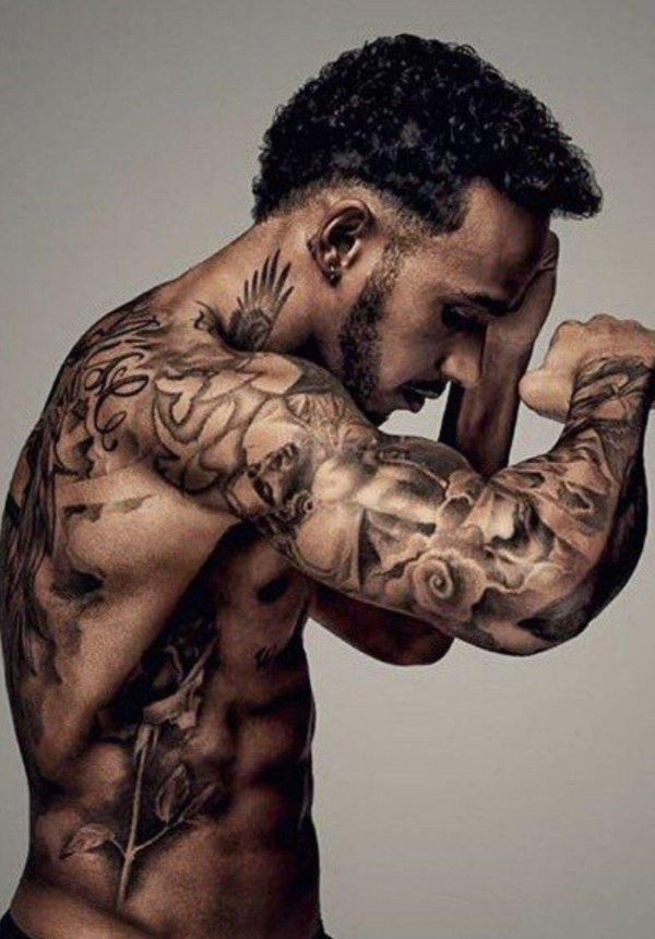 льюис хэмилтон tattoo