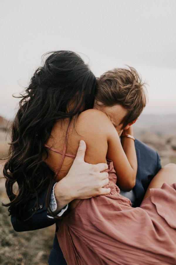 объятия влюбленных